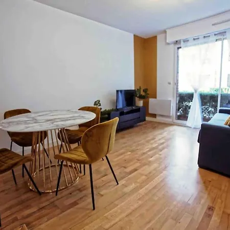 George 5 + Parking Prive Et Securise Διαμέρισμα *